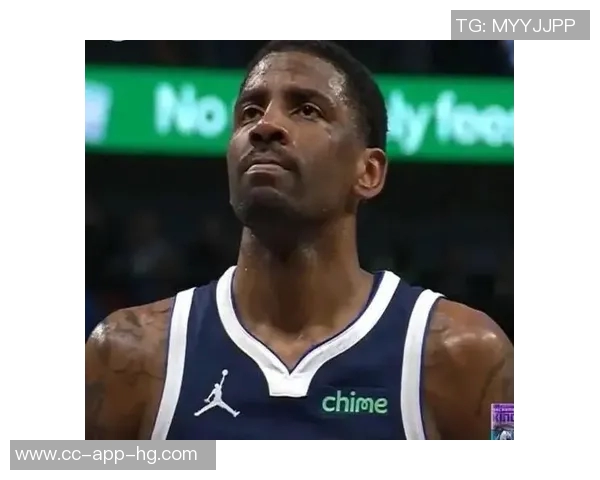 文班在比赛中受伤疑似左膝过度伸展治疗后返回替补席未能再次上场