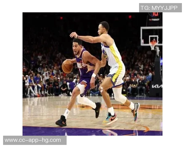 布克生涯30分以上比赛达到223场追平伯德距离前30仅差4场