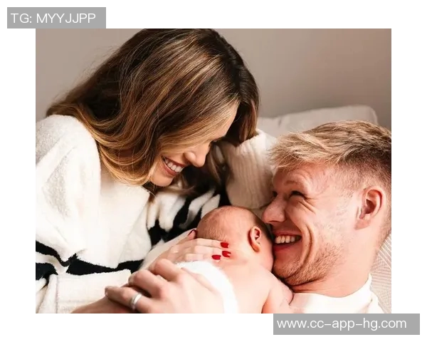 国米与拿波里激战正酣里奇女友现场直击卡里乌斯妻子线上精彩主持